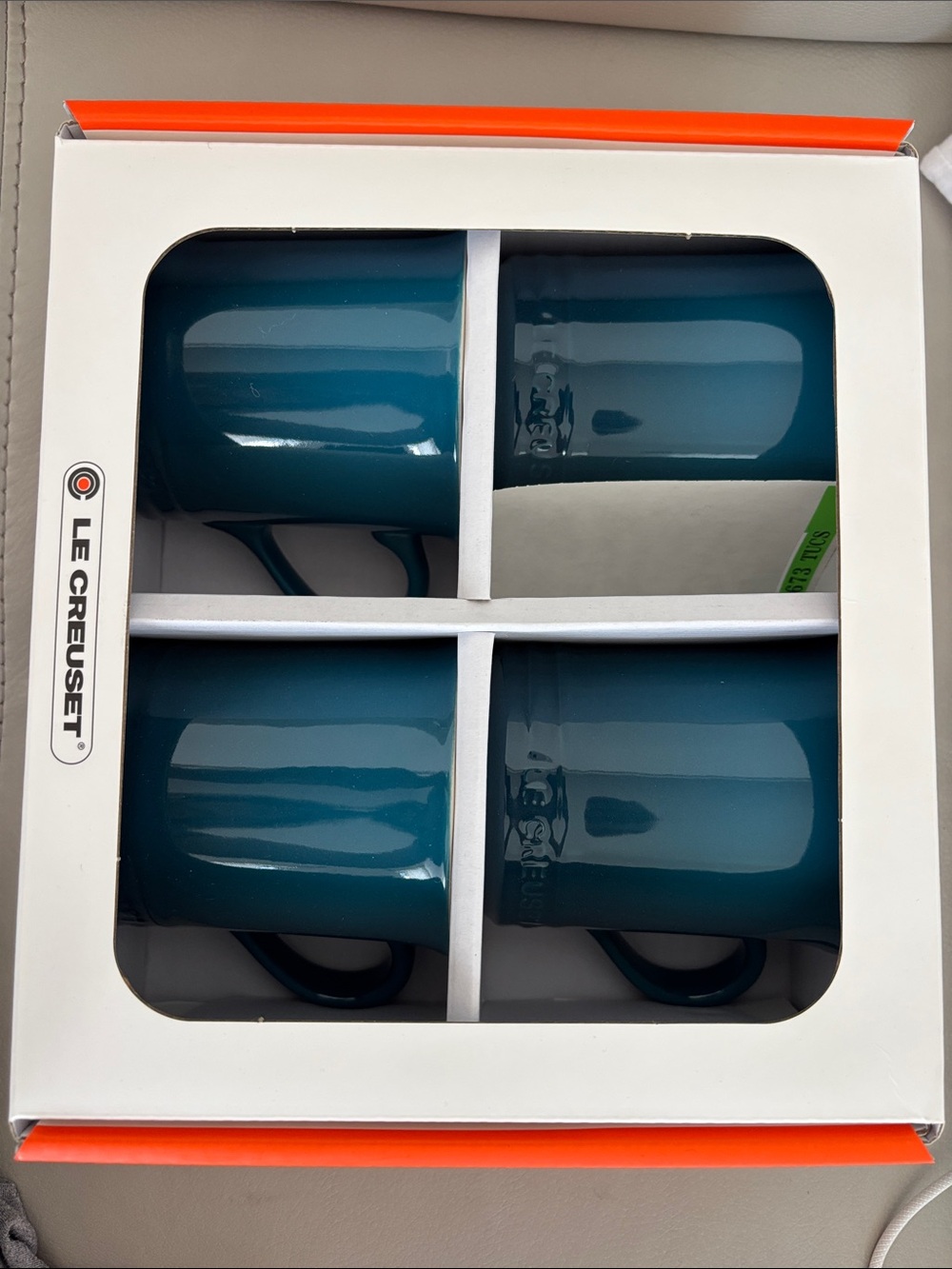 Le Creuset 14oz mug set of 4 deep teal
New in original packaging